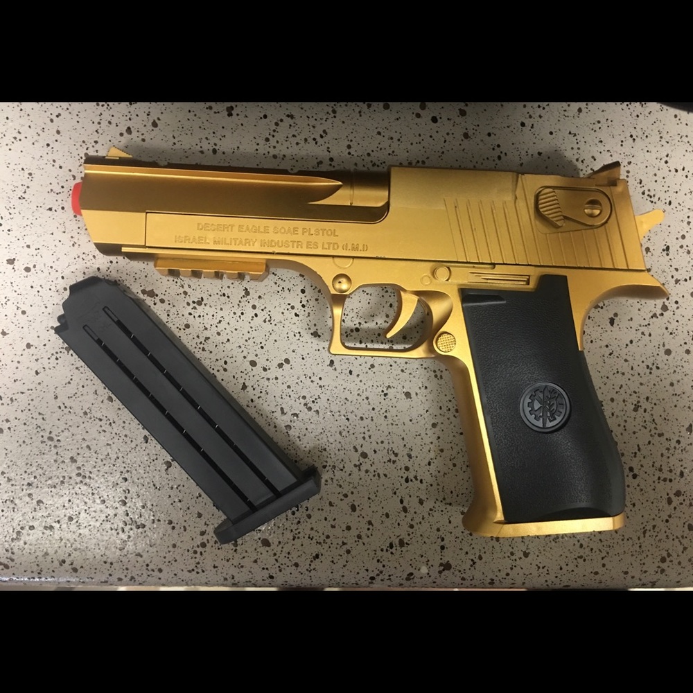 Toy Gun 🎯🔫Soft Bullets Shell With Magazine  GOLD Desert Eagle 50cal - Picture 8 of 11